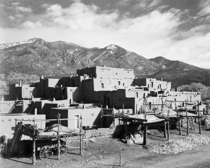Picture of FULL VIEW OF CITY, MOUNTAINS IN BACKGROUND, TAOS PUEBLO NATIONAL HISTORIC LANDMARK, NEW MEXICO, 1941