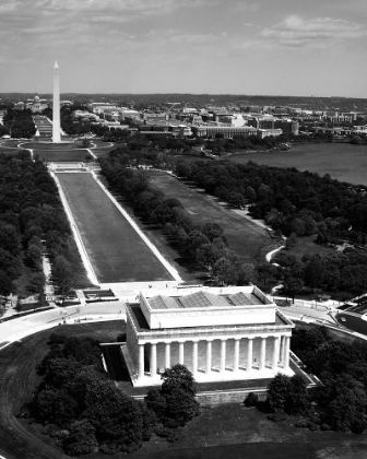 Picture of NATIONAL MALL, LINCOLN MEMORIAL AND WASHINGTON MONUMENT, WASHINGTON D.C. - BLACK AND WHITE VARIANT