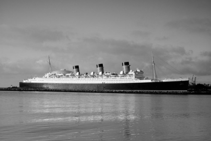 Picture of QUEEN MARY SHIP LONG BEACH CALIFORNIA