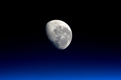 Picture of MOONSET VIEWED FROM THE INTERNATIONAL SPACE STATION