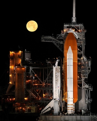 Picture of SHUTTLE DISCOVERY WITH MOON