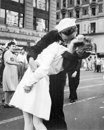 Picture of NEW YORK CITY CELEBRATING THE SURRENDER OF JAPAN