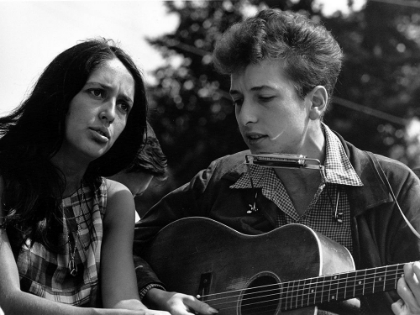 Picture of JOAN BAEZ AND BOB DYLAN AT THE CIVIL RIGHTS MARCH IN WASHINGTON-D.C 1963