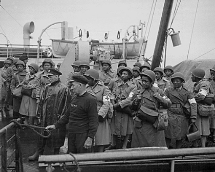 Picture of WWII U.S. ARMY NURSES ARRIVE AT GREENOCK-SCOTLAND