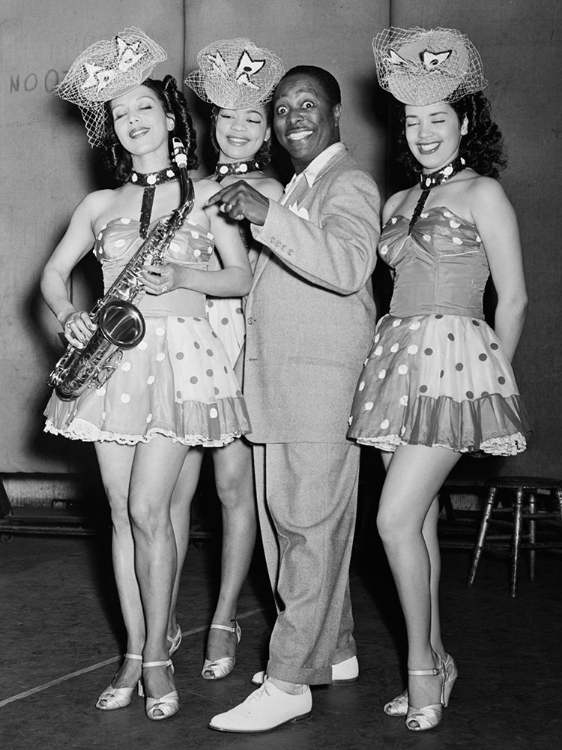 Picture of LOUIS JORDAN-PARAMOUNT THEATER-NEW YORK 1946