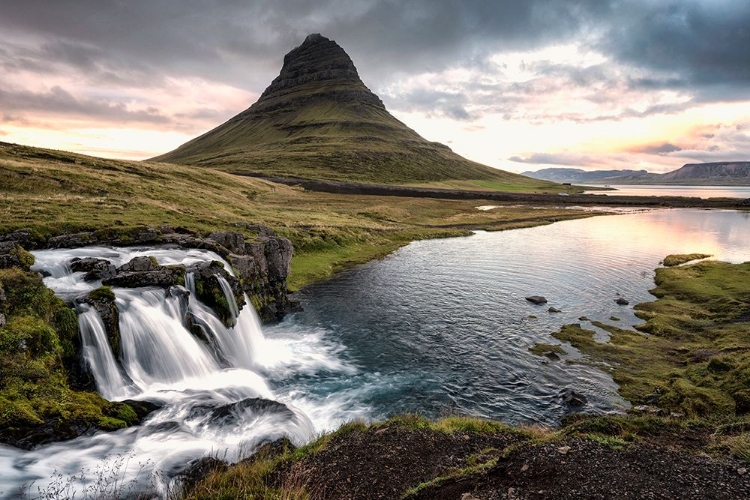 Picture of LOWER KIRKJUFELLFOSS