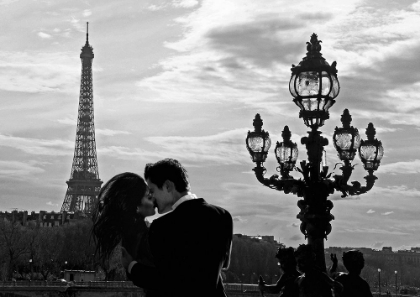 Picture of A KISS IN PARIS