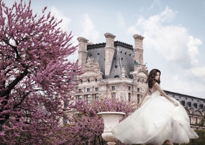 Picture of YOUNG WOMAN AT THE CHATEAU DE CHAMBORD