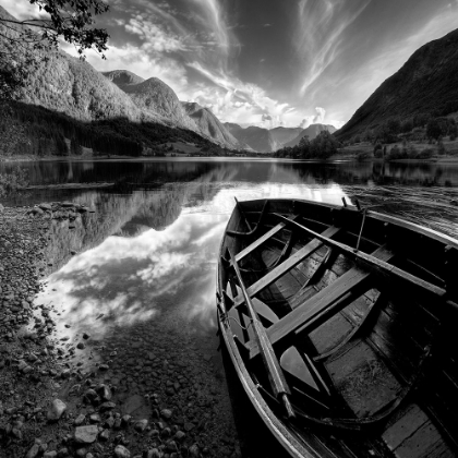 Picture of ROWING BOAT