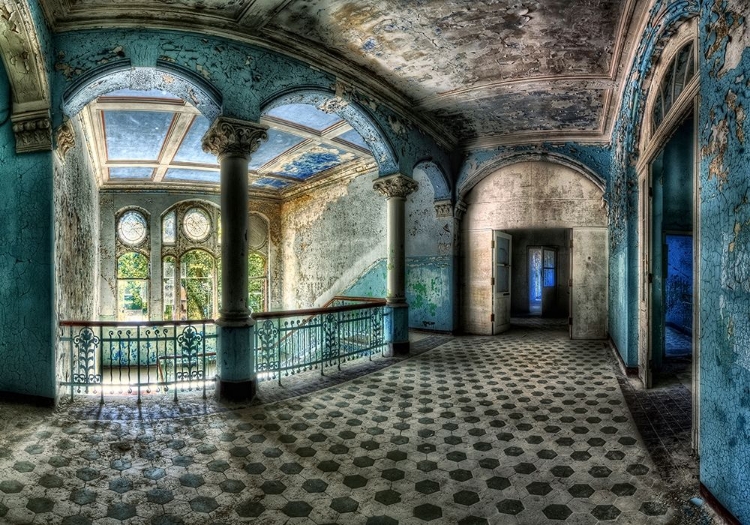 Picture of BEAUTIFUL DECAY