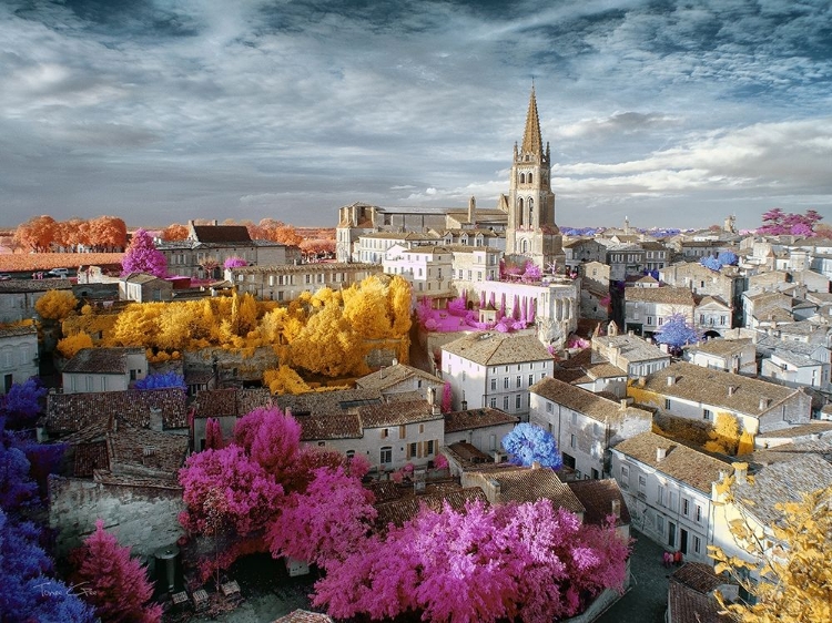 Picture of SURREAL VISION OF SAINT-EMILION - INFRARED PHOTOGRAPHY 