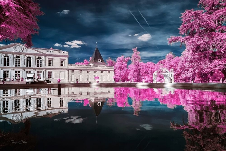Picture of GRADIGNAN S CITY HALL-FRANCE - INFRARED PHOTOGRAPHY 