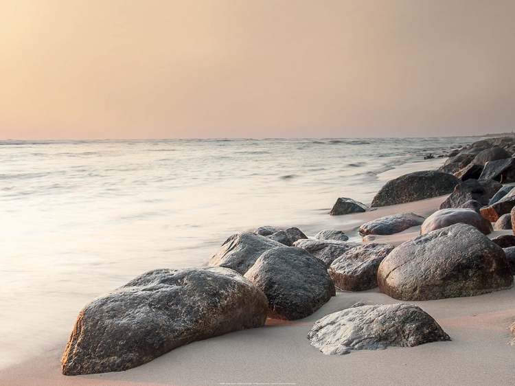 Picture of ROCHERS SUR LA PLAGE