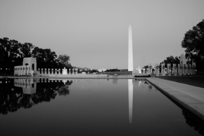 Picture of WASHINGTON MONUMENT IN THE POOL AT THE NATIONAL MALL