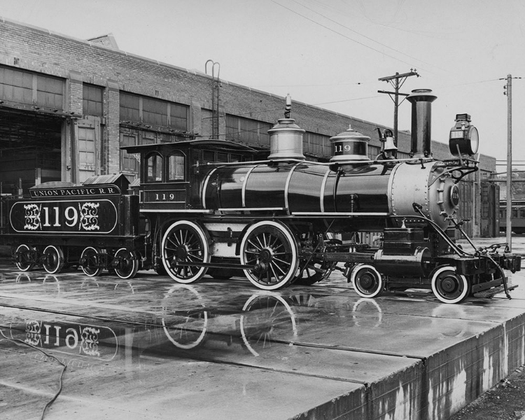 Picture of UNION PACIFIC RAILROAD ENGINE-THE CHICAGO RAILROAD FAIR 1948