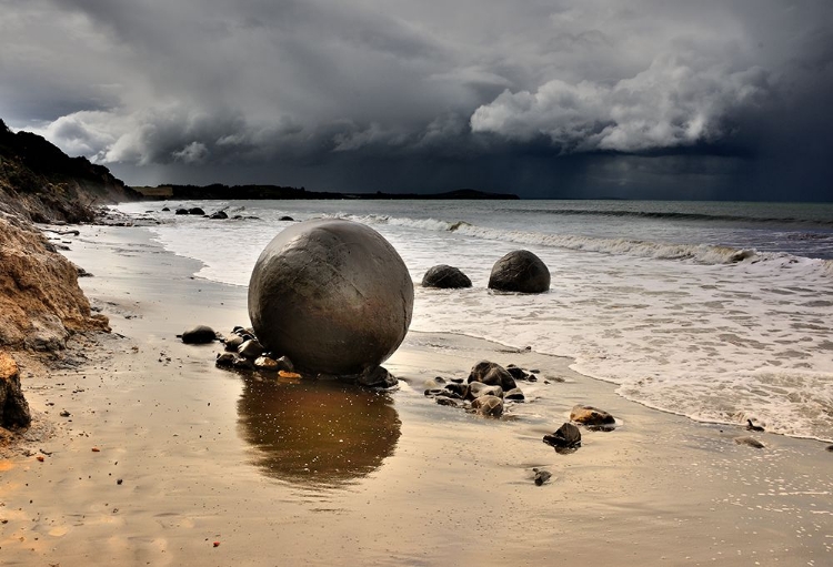 Picture of MOERAKI ROUND BOULDERS