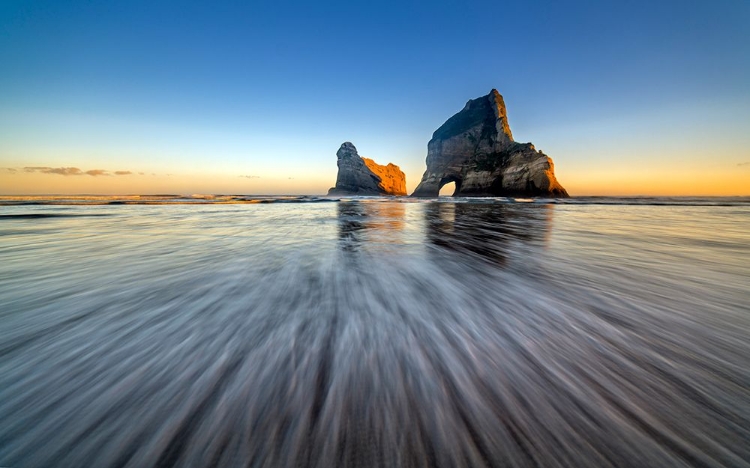 Picture of WHARARIKI BEACH