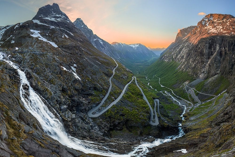 Picture of TROLLSTIGEN