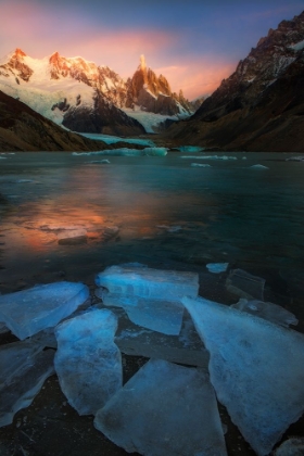 Picture of A FROZEN MORNING - LAGUNA TORRE