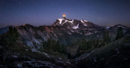 Picture of BLOOD MOON OVER MT. SHUKSAN