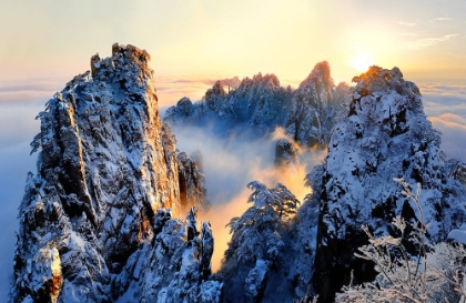 Picture of SUNRISE AT MT. HUANG SHAN