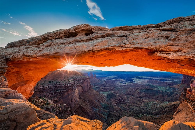 Picture of SUNRISE AT MESA ARCH