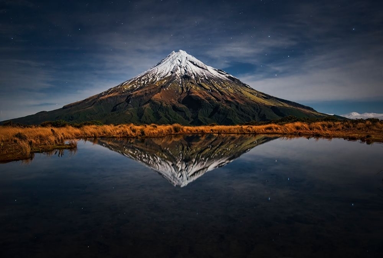 Picture of MOUNT TARANAKI - A STARRY NIGHT