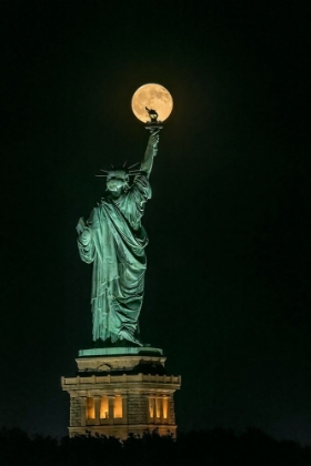 Picture of STATUE OF LIBERTY