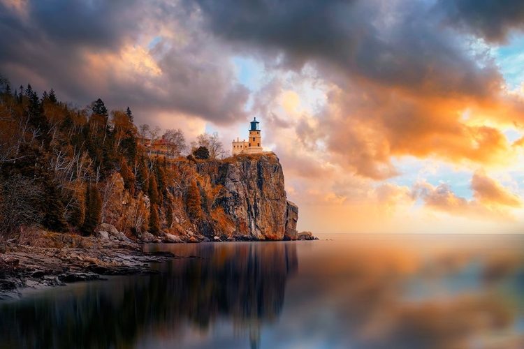 Picture of A CLOUDY DAY AT SPLIT ROCK LIGHTHOUSE