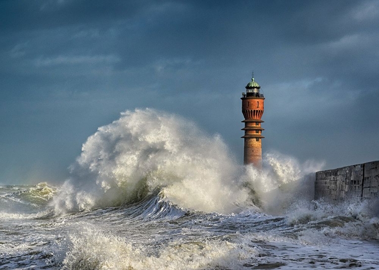 Picture of LA PUISSANCE DES VAGUES