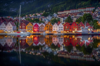 Picture of COLOURFUL BERGEN