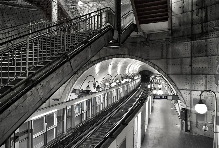 Picture of METRO - PARIS