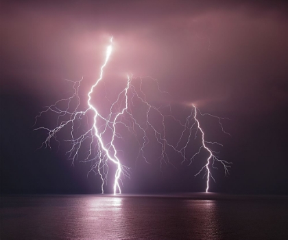 Picture of THUNDERBOLT OVER THE SEA