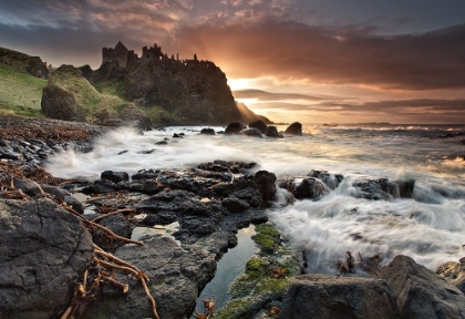 Picture of DUNLUCE LIGHT