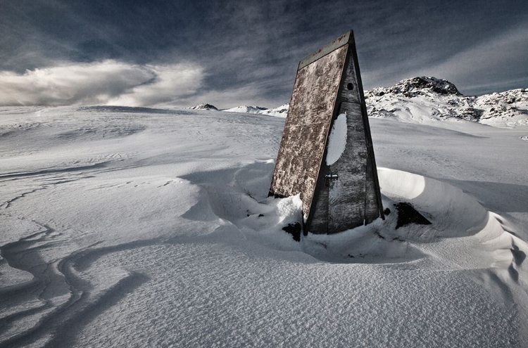 Picture of ALONE IN THE MOUNTAINS