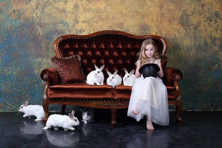 Picture of QTHE RIDDLEQ OR QHOW MANY RABBITS ARE THERE ON THE PHOTOQ?