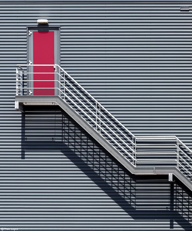 Picture of UPSTAIRS TO THE RED DOOR