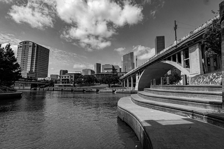 Picture of BUFFALO BAYOU TRAIL-CHAMPIONSHIP PARK-DOWNTOWN HOUSTON-TEXAS