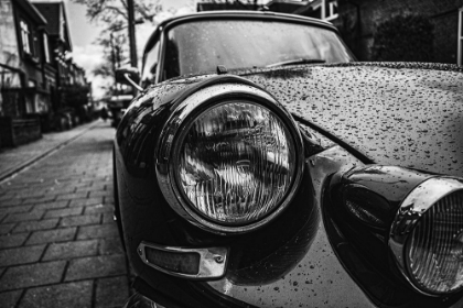 Picture of VINTAGE HEADLIGHT IN RAIN