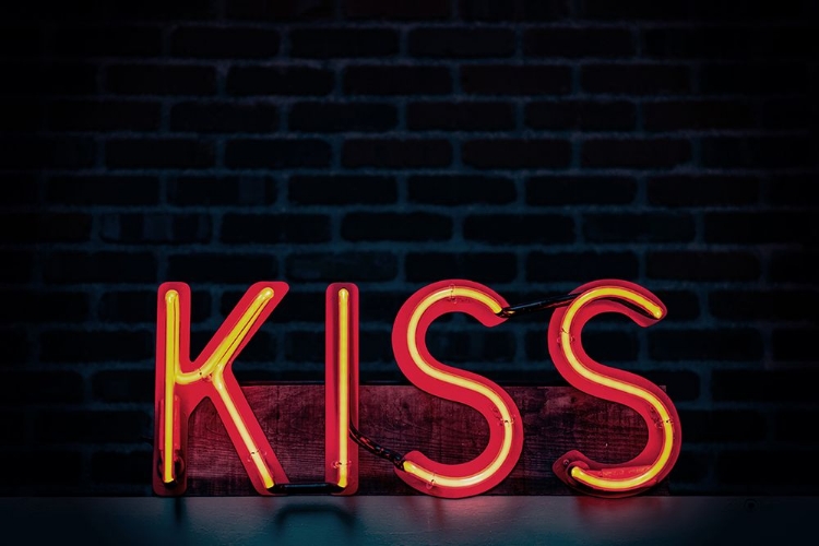 Picture of KISS IN NEON