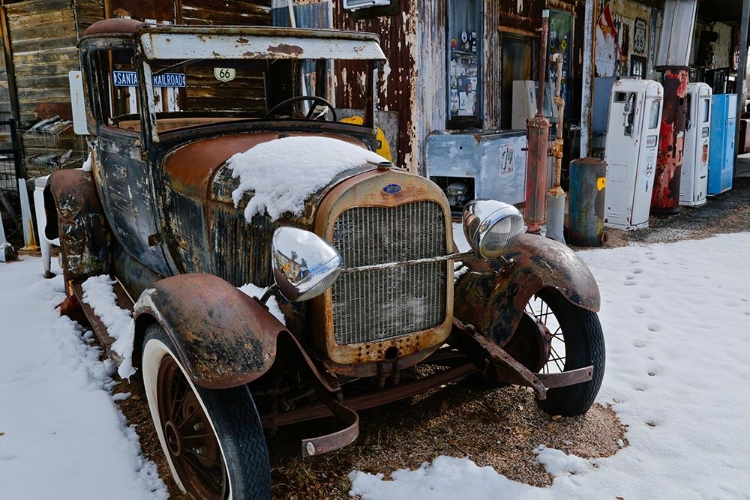 Picture of VINTAGE GAS STATION AND MODEL T