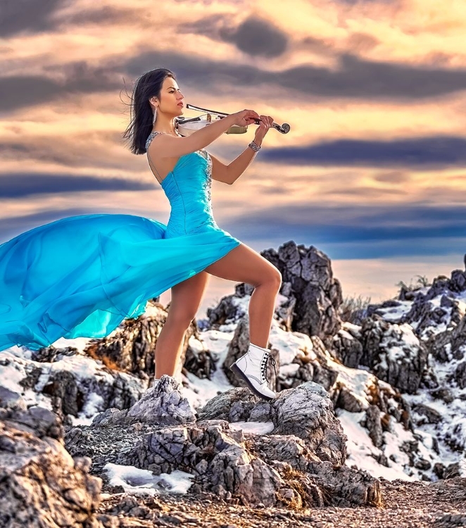 Picture of TANYA-THE QUEEN OF THE VIOLIN