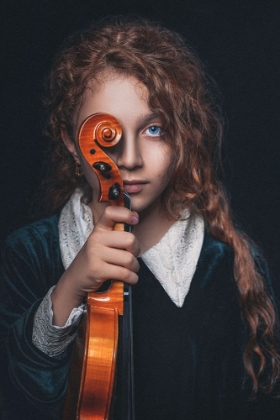 Picture of THE DAUGHTER A VIOLINIST