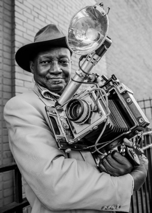 Picture of MR.LOUIS MENDES/NYC-USA STREET PHOTOGRAPHY ICON