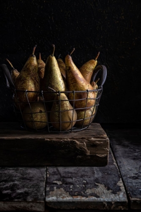 Picture of BASKET OF PEARS