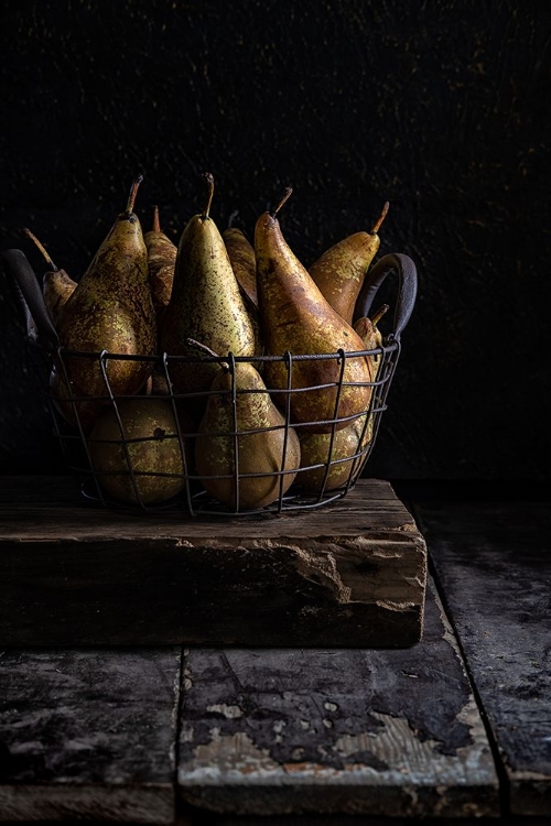 Picture of BASKET OF PEARS