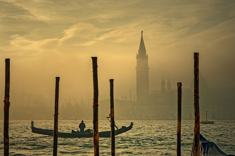 Picture of GONDOLA IN THE MIST