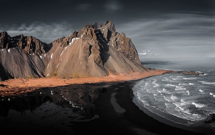 Picture of BLACK SAND BEACH