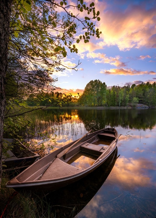 Picture of REFLECTION IN THE BOAT