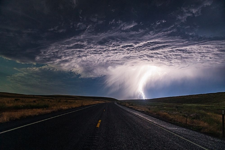 Picture of LIGHTNING DANCING